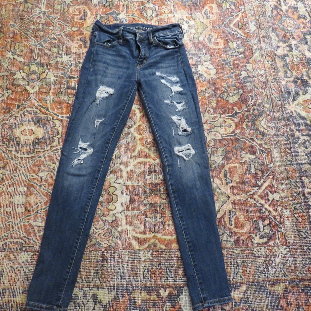 American Eagle Denim Ripped Jeans/Size: 4